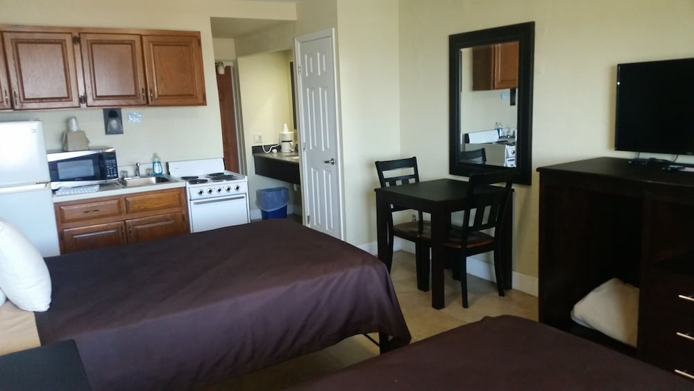 Driftwood Beach Motel - photo 16