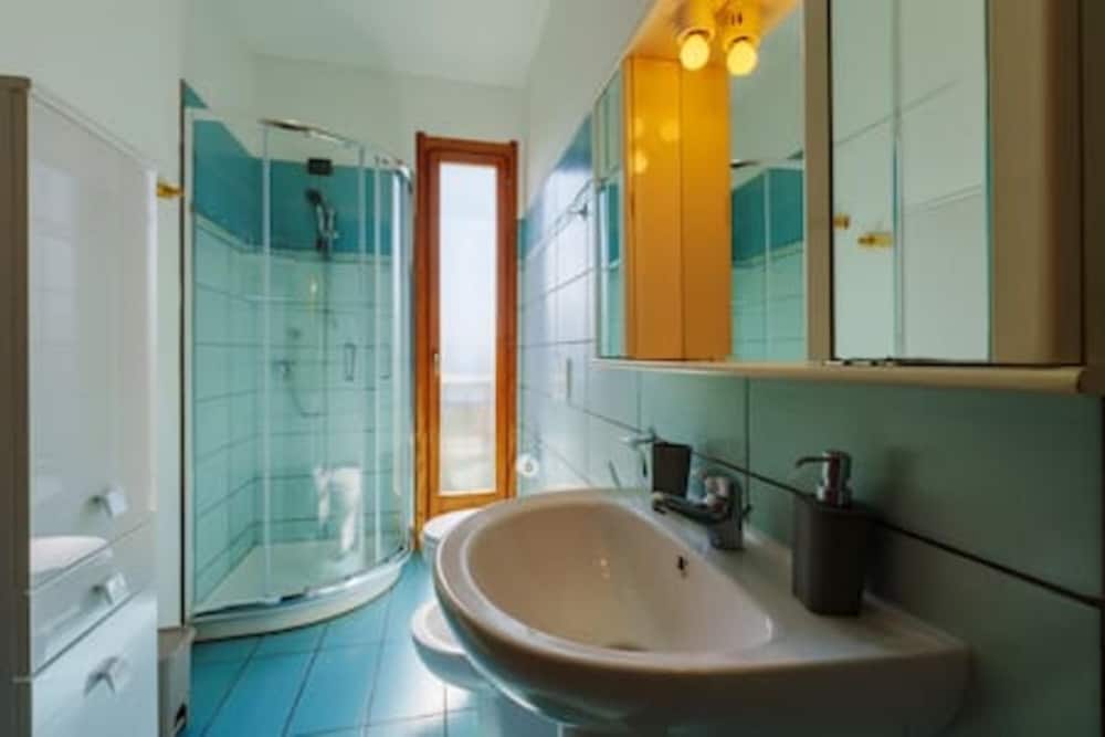 Casa Cao Appartamento Il Ginepro — 4-Star Luxury Hotel in Nurachi, Italy