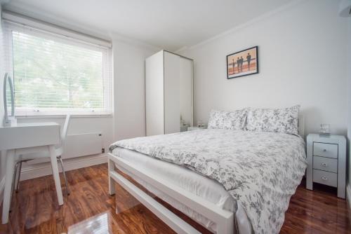 Spacious Tourist and Family Friendly 3 Bed 2 Bath Trendy Fitzrovia W1 by Oxford Street Sleeps 6 — 4-Star Luxury Hotel in London, United Kingdom