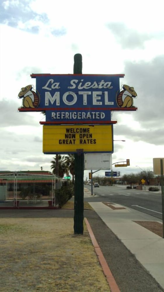 La Siesta Motel - photo 31