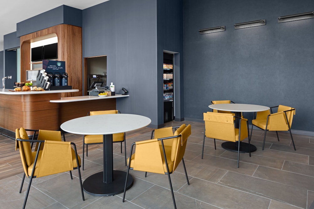 Courtyard by Marriott Lansing Downtown - photo 31
