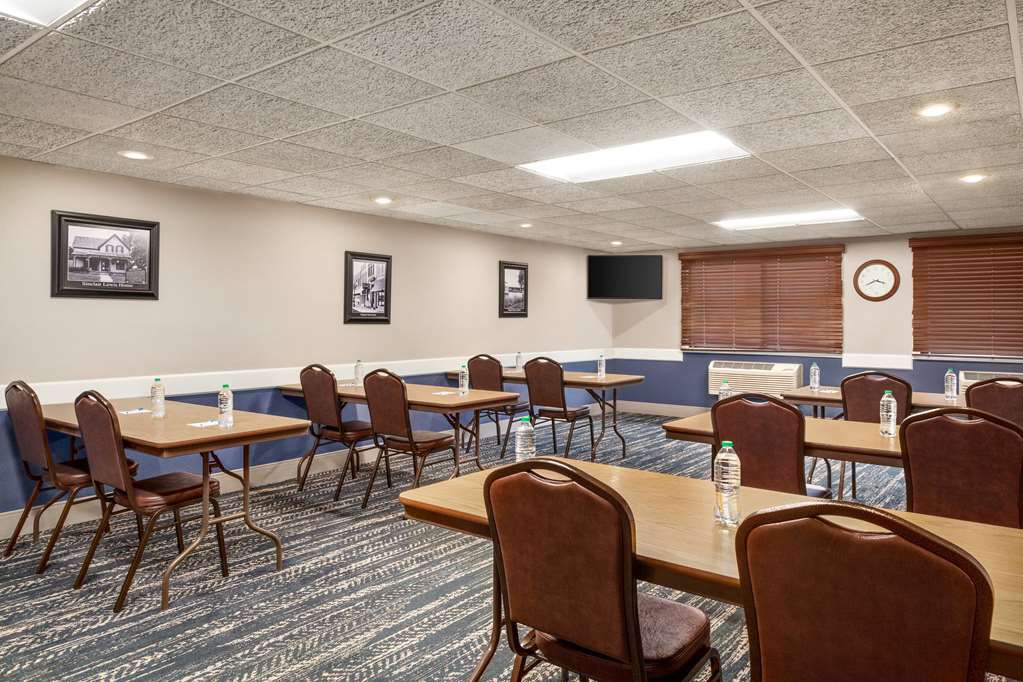 AmericInn by Wyndham Sauk Centre - photo 48