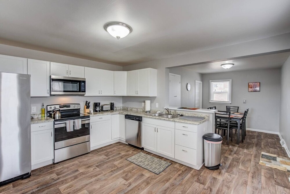 2BR Olympic Training Center Dog friendly - photo 11