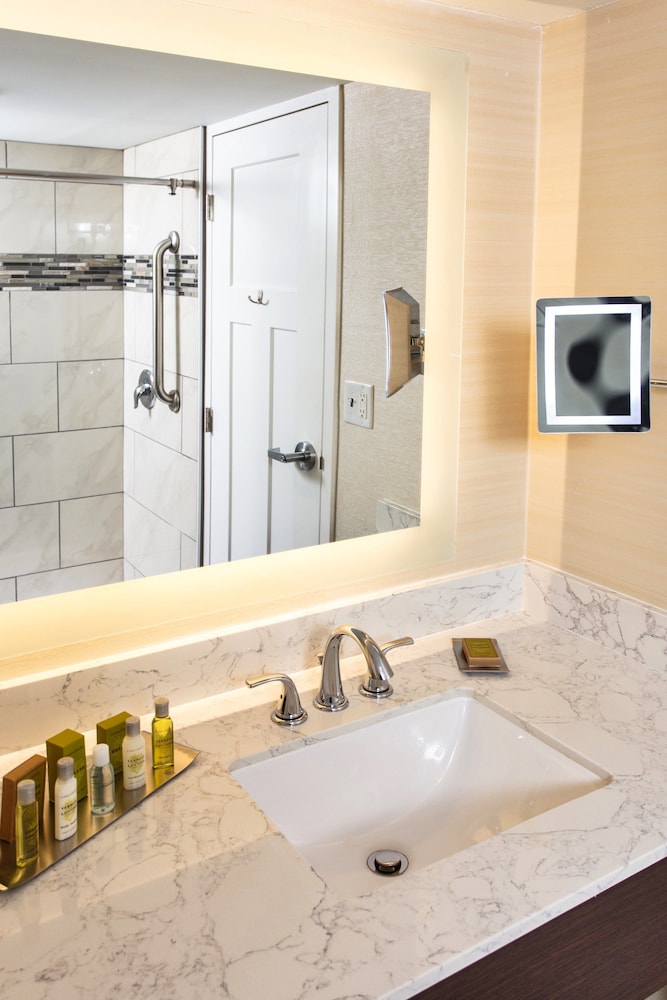 DoubleTree by Hilton Neenah - photo 25