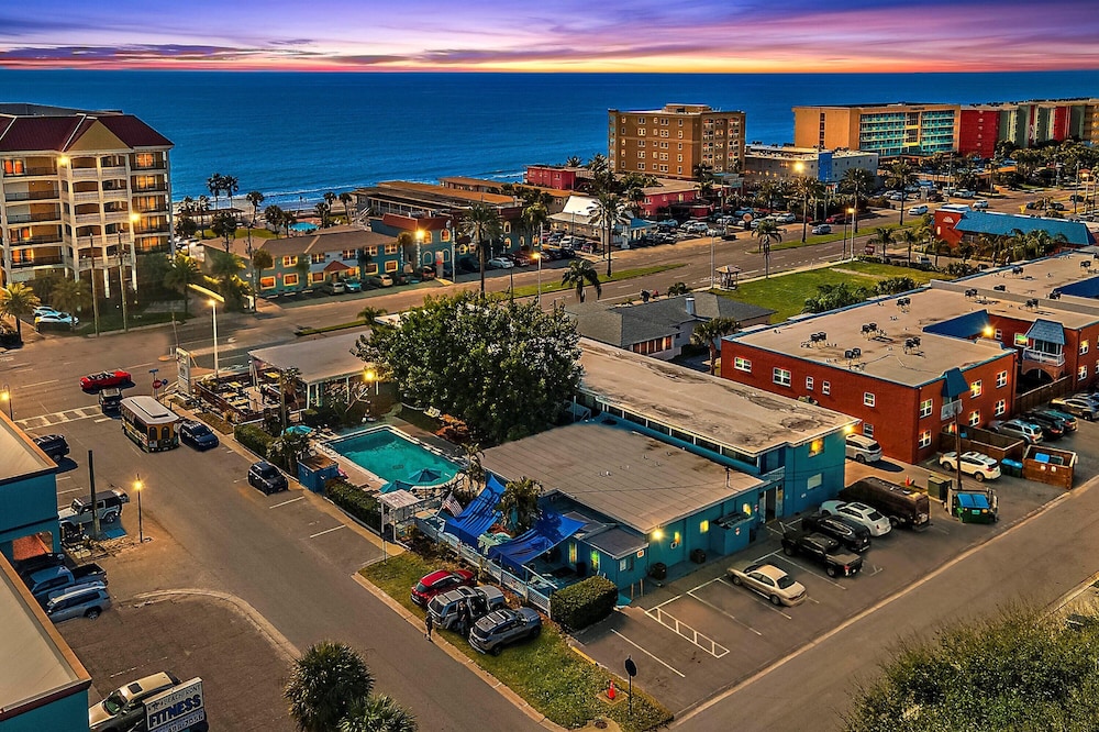 Malibu Resort Motel - photo 46