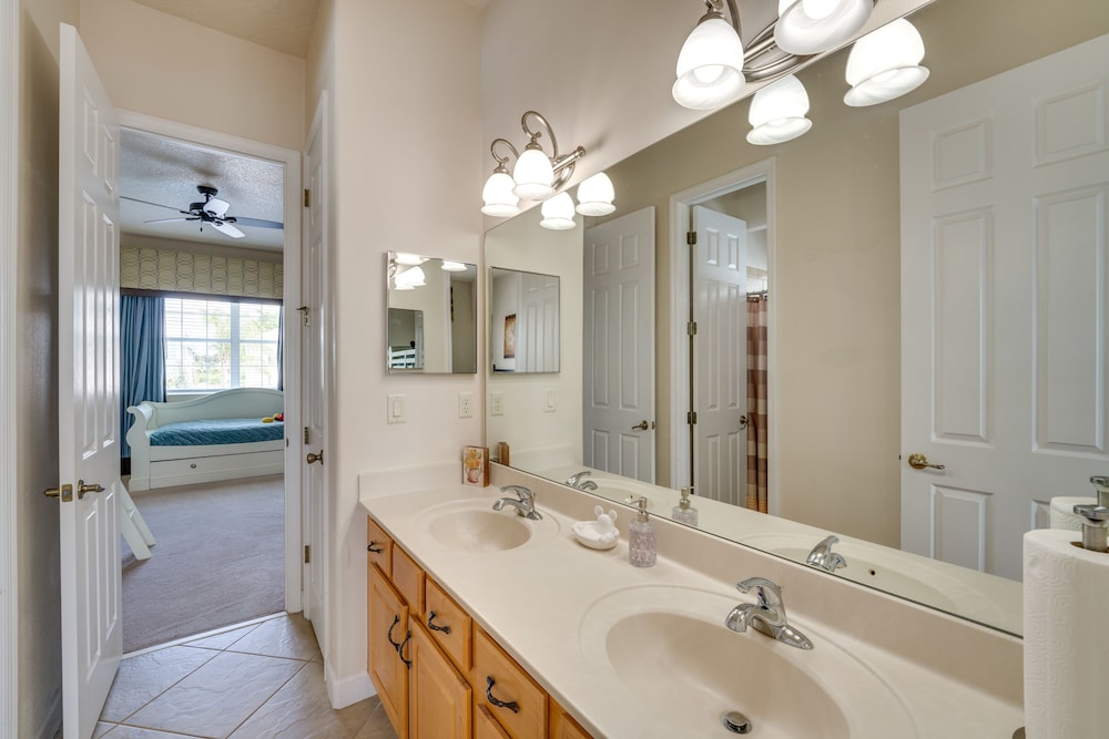 6 Mi to Disney Lakefront Reunion Resort Home - photo 6