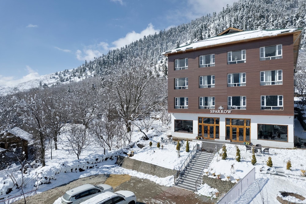 Hotel Sparrow - carbon neutral hotel in Anantnag
