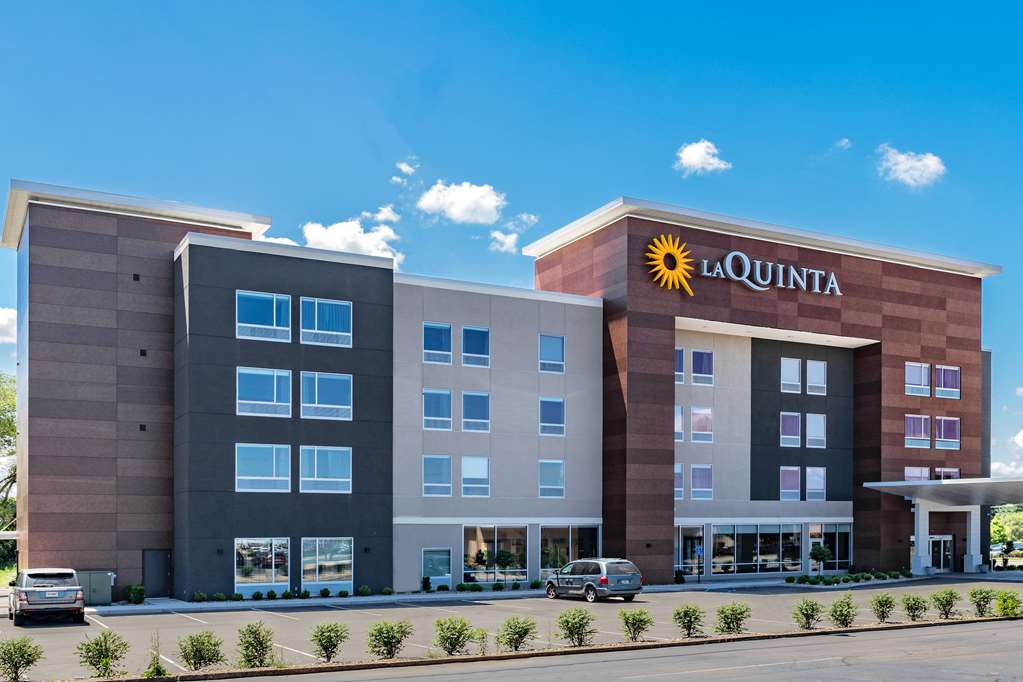 La Quinta Inn & Suites South Bend near Notre Dame in South Bend, United States