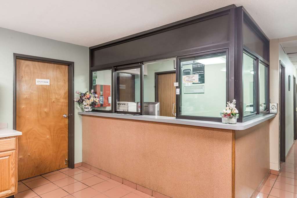 Super 8 by Wyndham O'Fallon MO St. Louis Area - photo 2