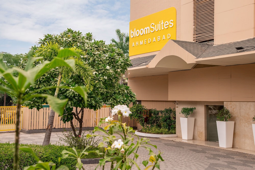 Country Inn & Suites By Carlson Ahmedabad City