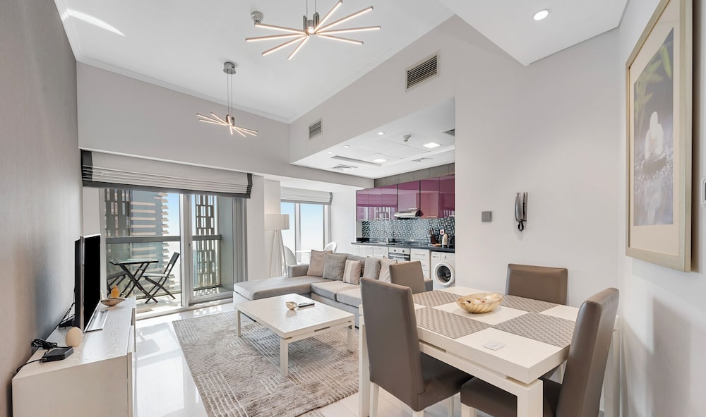 Sophisticated High Floor 1BDR with Breathtaking Sea View Cayan 48 — 4-Star Luxury Hotel in Dubai, United Arab Emirates