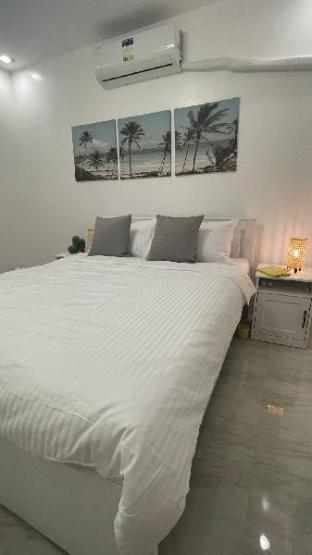 Saphir Townhouse 5 to 6 pax rooftop terrace Cavite — 4-Star Luxury Hotel in Imus, Philippines