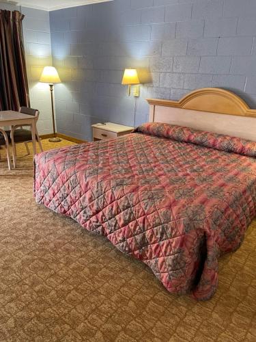 Deluxe Inn Jasper - photo 11