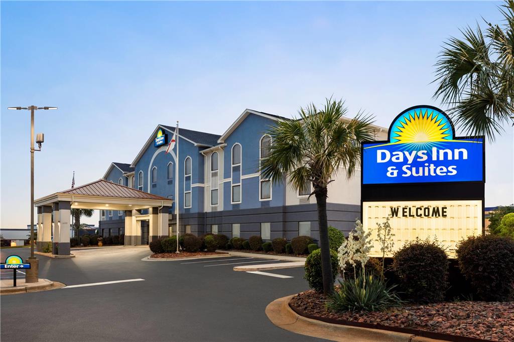 Days Inn & Suites by Wyndham Prattville Montgomery - photo 4