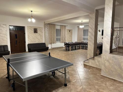Zăvoarele - carbon neutral hotel in Unknown City