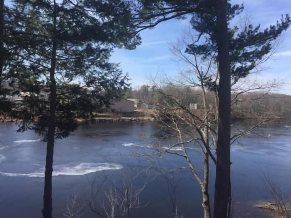 Milford Motel On the River - photo 19
