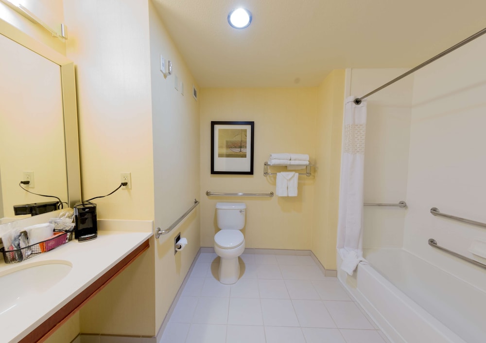 Hampton Inn & Suites Riverside Corona East - photo 15