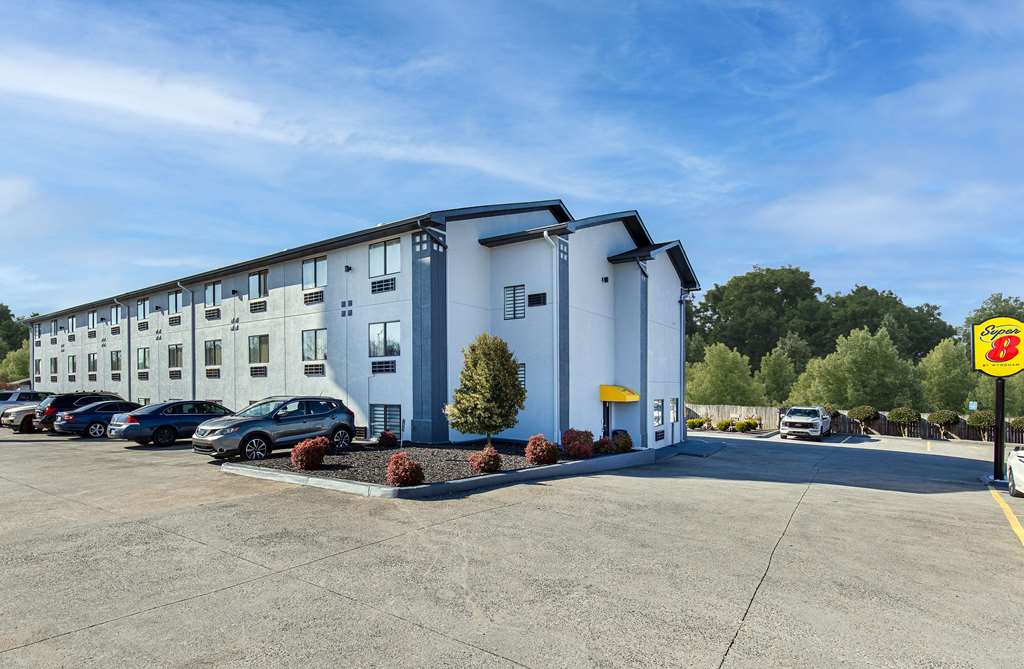 Super 8 by Wyndham Johnson City - photo 4