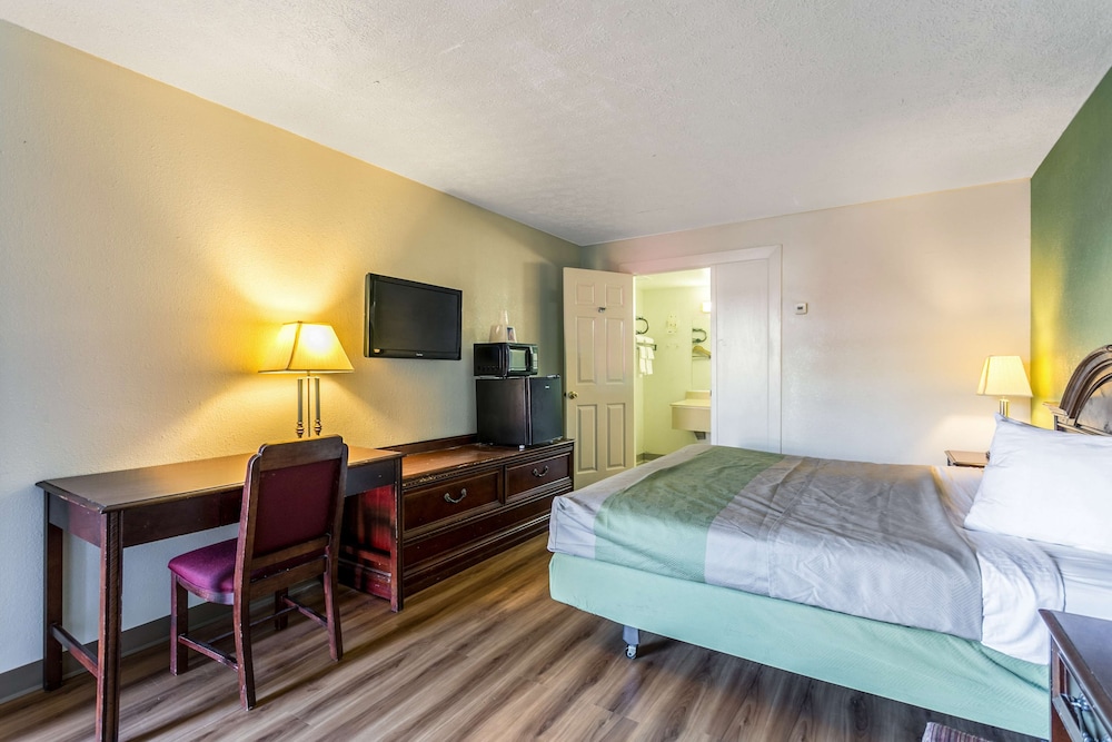 Americas Best Value Inn Edgewood - photo 4
