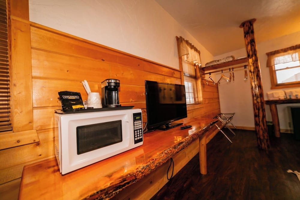 Chinook Winds Motel - photo 16