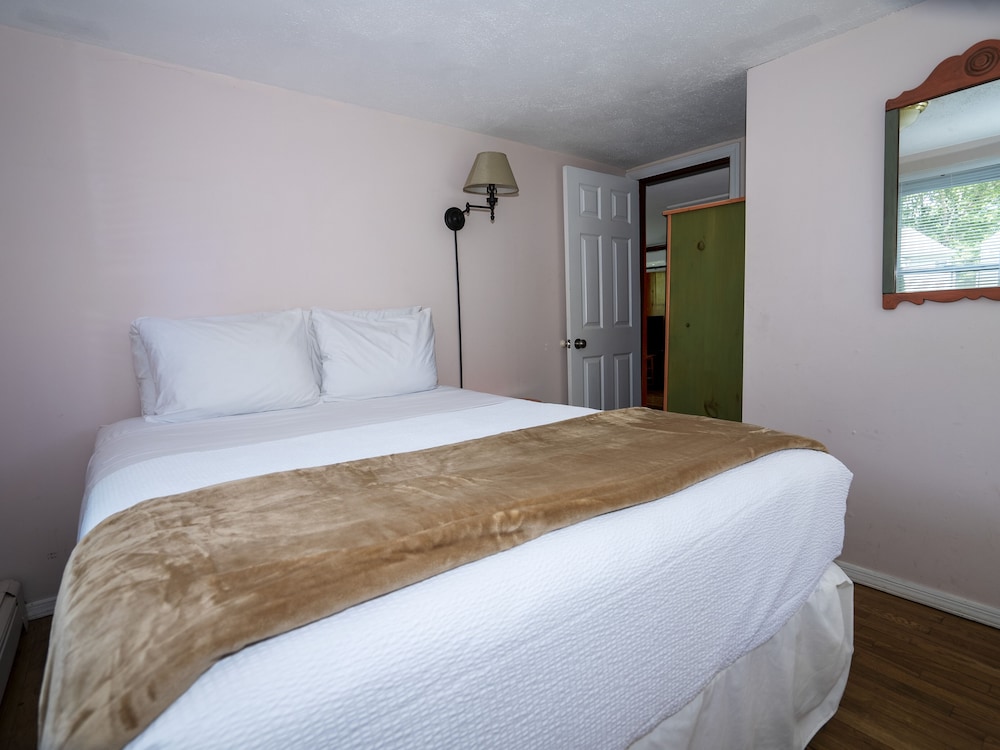 Hampton's Vacation Inn - photo 15