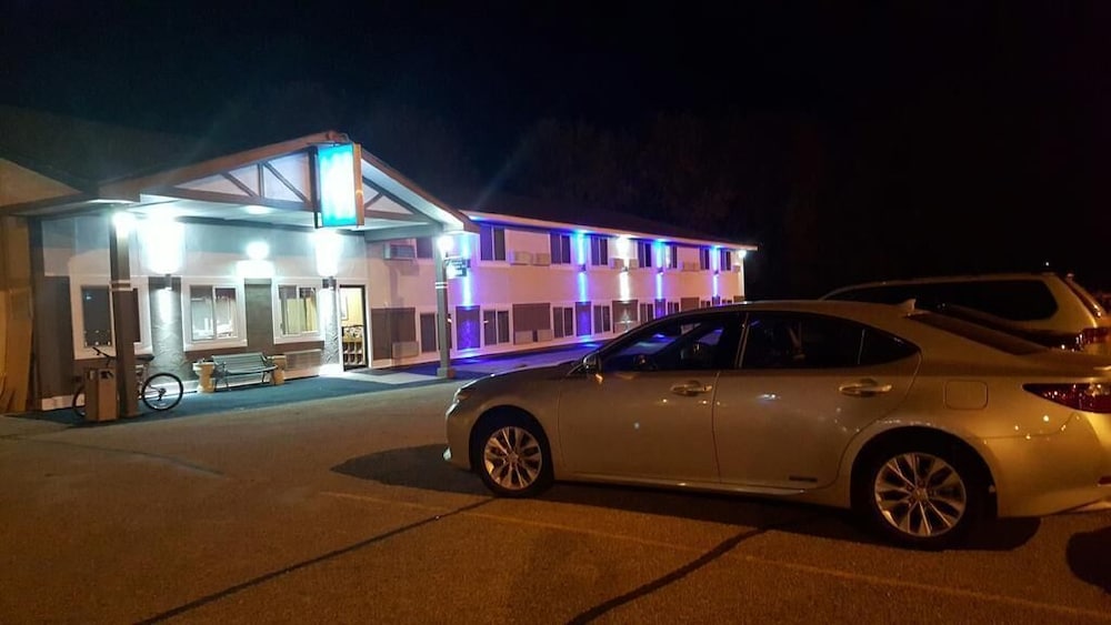 Faribault Hometown Inn & Suites - photo 28