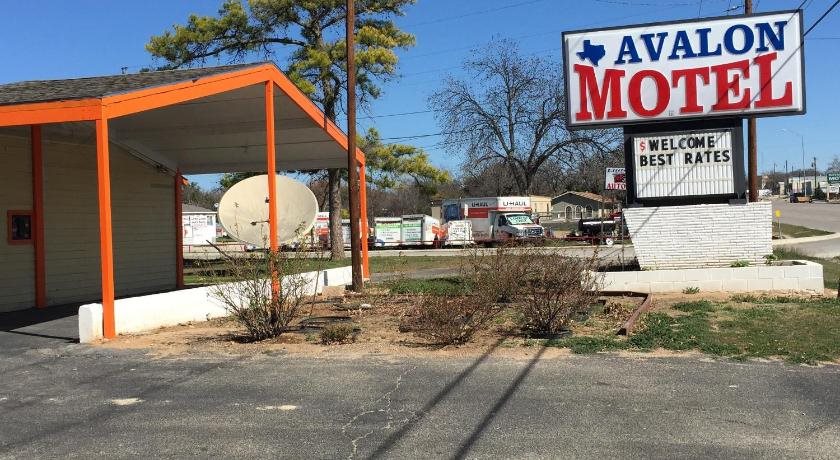 Avalon Motel - carbon neutral hotel in Early