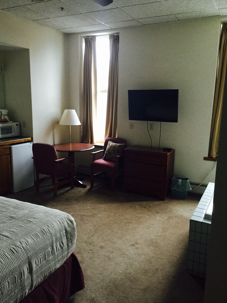 Goodfellos Suites - photo 10