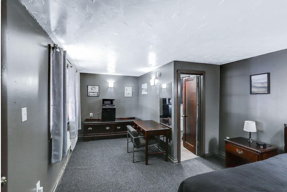 Cedar Village Motel & RV Park - photo 10