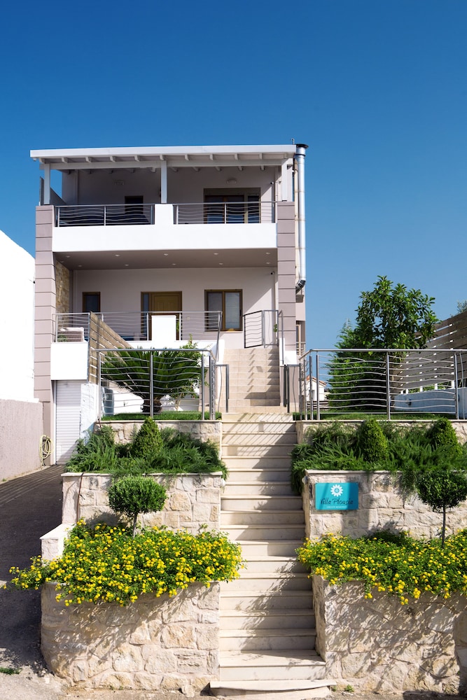 Villa Plousia — 4-Star Luxury Hotel in Rethymno, Greece