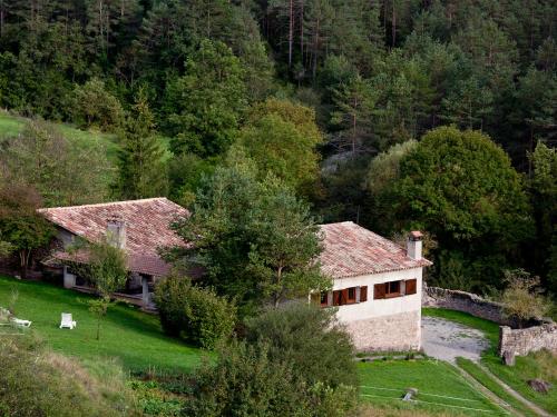 Mas Pinoses - carbon neutral hotel in Les Llosses