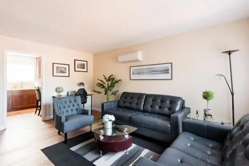 Posh home near Santana Row for vacation business — 4-Star Luxury Hotel in San Jose, United States