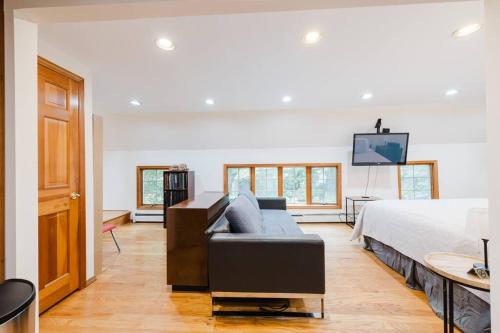 Private estate apartment. — 4-Star Luxury Hotel in Glen Head, United States