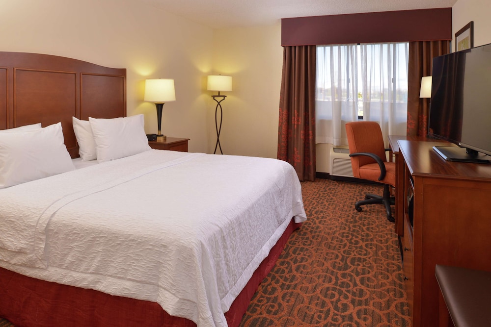 Hampton Inn Frederick - photo 11