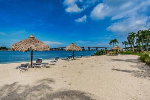 Bahia Vista Fabulous View Of Boca Ciega Bay in St. Petersburg, United States