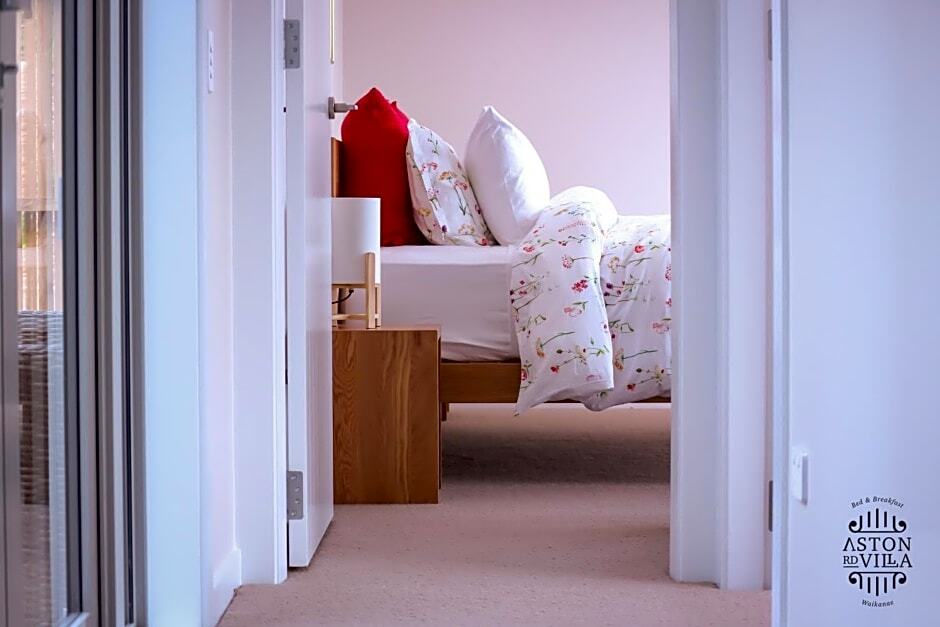 Aston Road Villa Bed & Breakfast — 4-Star Luxury Hotel in Wellington, New Zealand