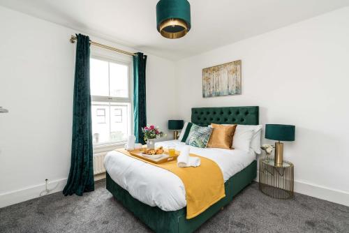 Dressed To Impress 2 bed house in Heart of Croydon Photo ID Required — 4-Star Luxury Hotel in Croydon, United Kingdom