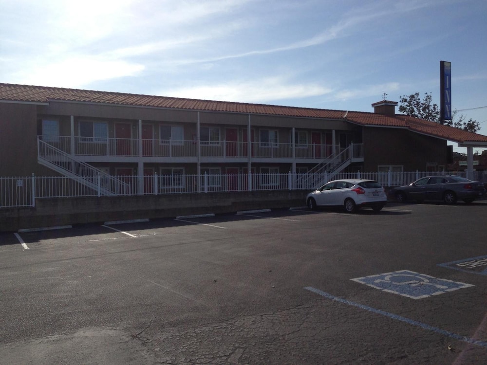 BeachWay Inn - photo 22