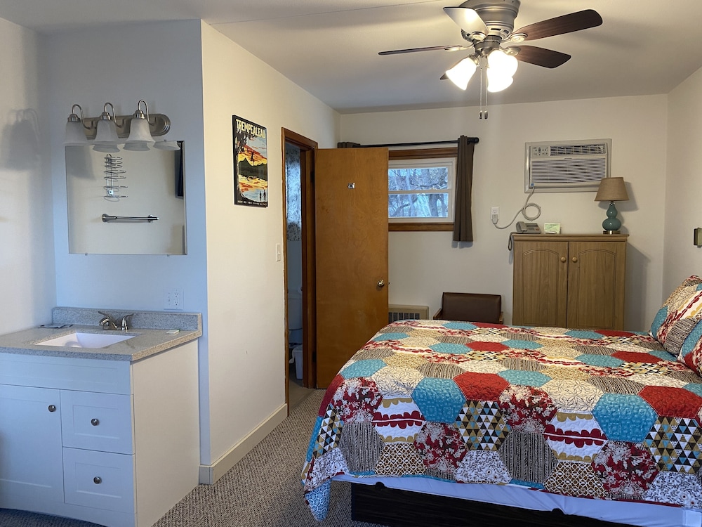 Little Bluff Inn - photo 14