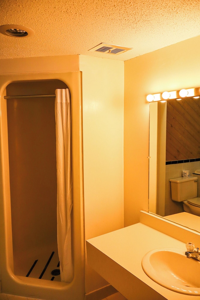 Snowy Owl Inn And Resort - photo 47