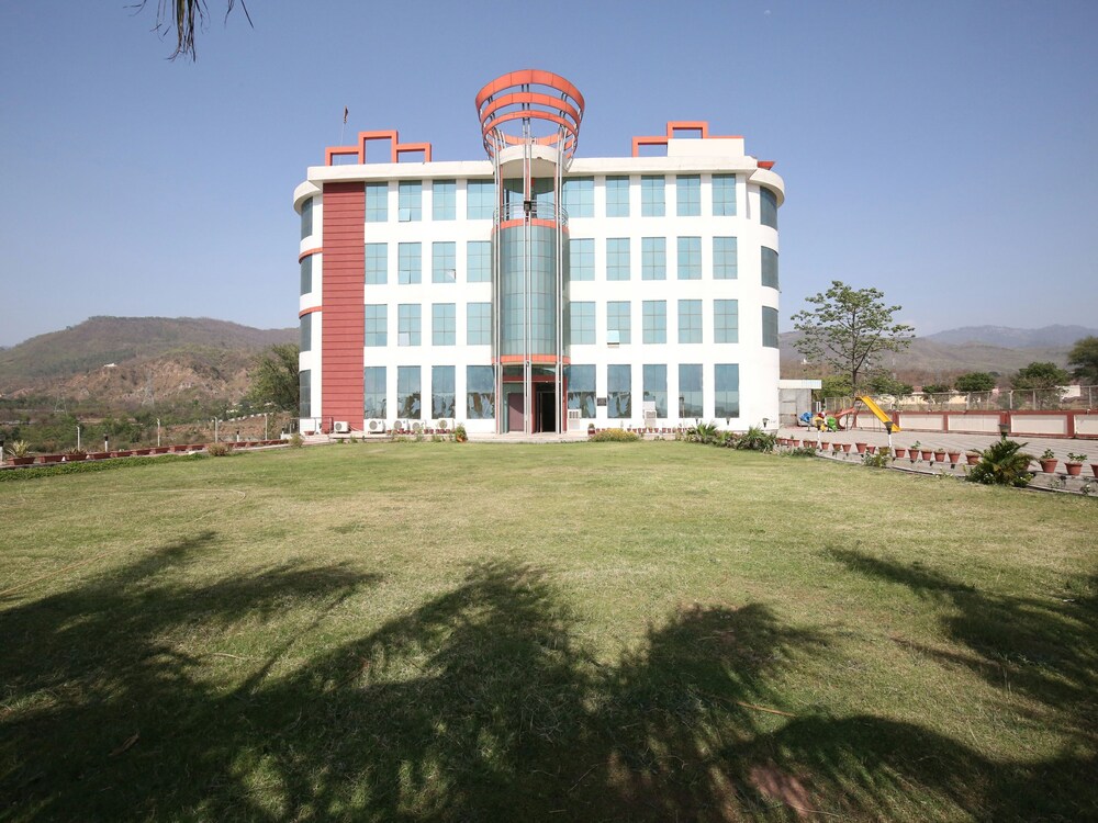 OYO 13876 AA Hotel and Resorts in Kasauli, India