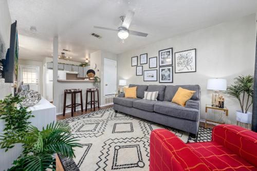 ZRoyal Stay 2BR Mid Term Housing Near Ft Cavazos Ideal for TDY Travel Nurses Contractors and Extended Stays — 4-Star Luxury Hotel in Killeen, United States