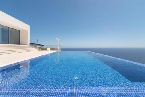 Villa Camacho Ultra Luxury — 4-Star Luxury Hotel in Calheta, Portugal