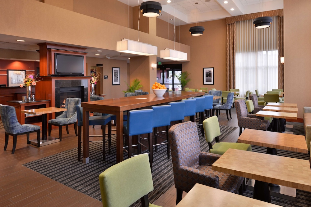 Hampton Inn & Suites Tacoma - photo 29
