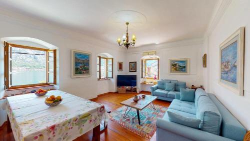 Dream Catcher Villa Beachfront & Seaview terrace — 4-Star Luxury Hotel in Prcanj, Montenegro