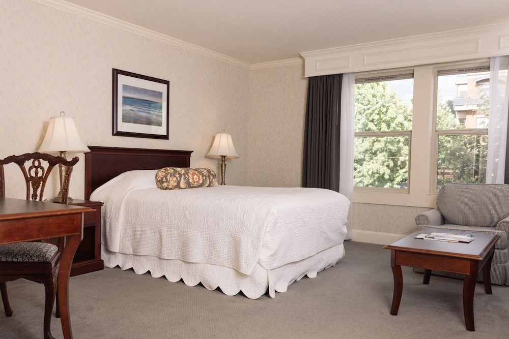 Fairhaven Village Inn - photo 24