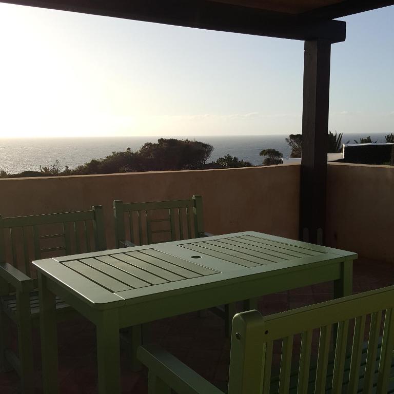 Dammusi di pietra LUNA in Pantelleria, Italy