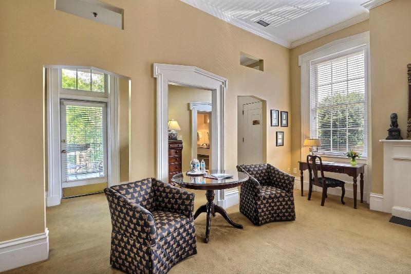 The Presidents Quarters Inn - photo 61