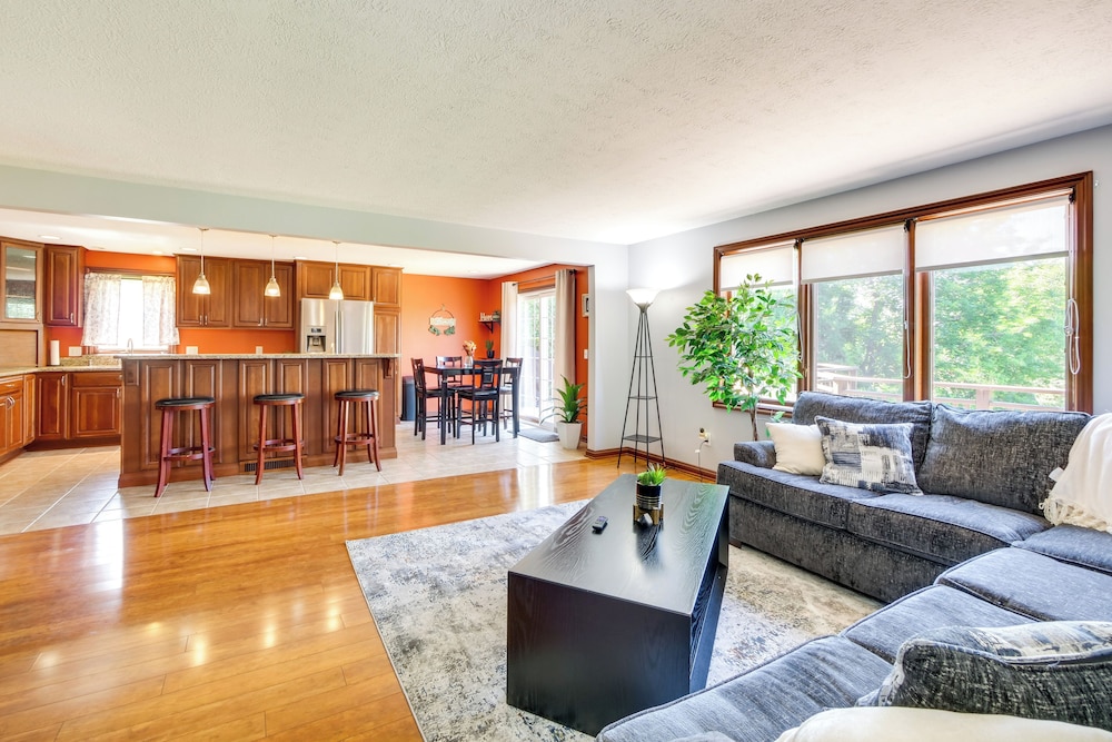Bolivar Getaway Near Pro Football Hall Of Fame — Bolivar