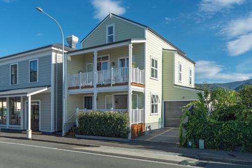 Trendy Townhouse — 4-Star Luxury Hotel in Nelson, New Zealand